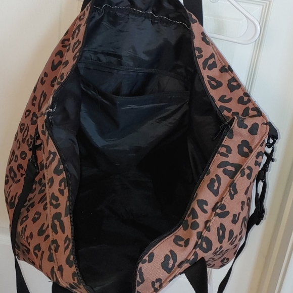 Discontinued Large VS Leopard Print Canvas Feel Tote - Picture 4 of 9